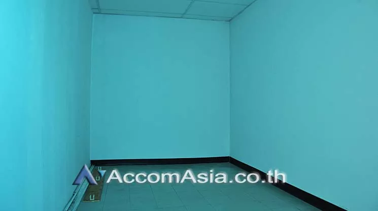 4  Office Space For Rent in Silom ,Bangkok BTS Surasak at S and B Tower AA10477